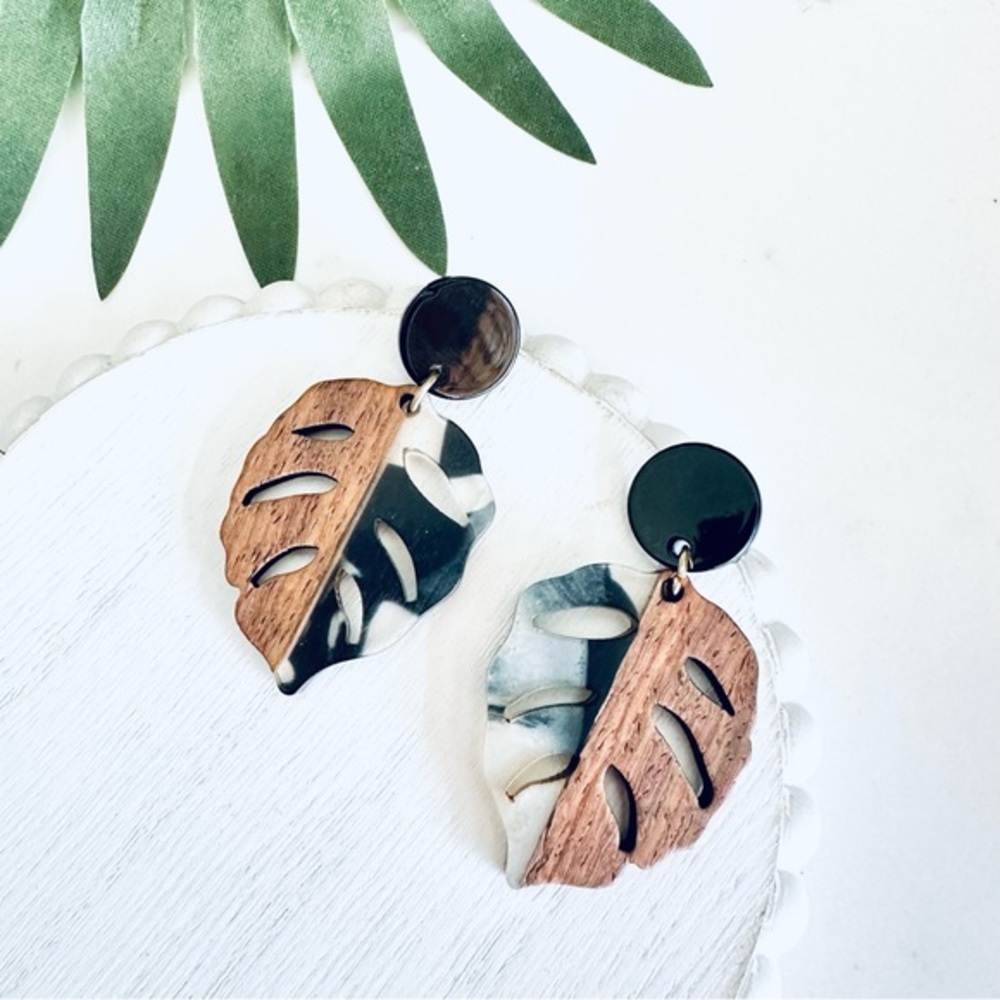 2/$30🌵 Bohemian Monstera Leaf Black Swirl Resin & Wood Earrings Boho Plants NEW